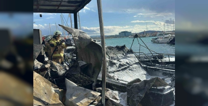Çeşme’de felaket: 7 tekne alev alev yandı