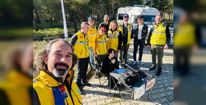 Dijital Çağda 'Anlam' Arayışı: Amatör Telsizcilik Neden Hâlâ Direniyor?