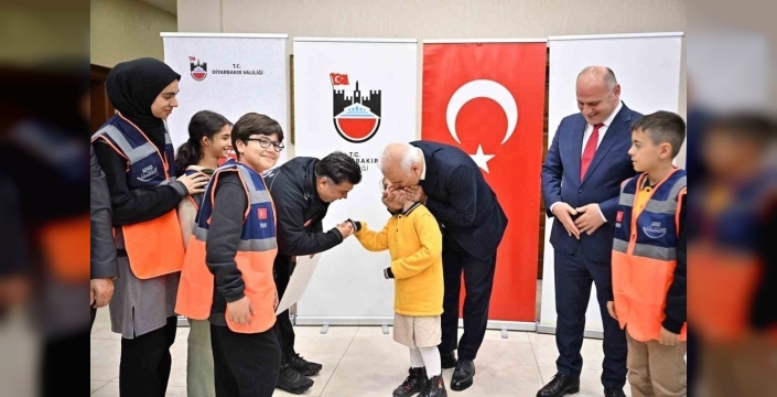 Diyarbakır'da gazze için toplanan 24 milyon lira, AFAD'a teslim edildi