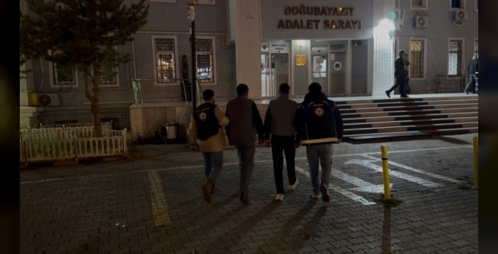 Doğubayazıt'ta nefes kesen operasyon: 14 düzensiz göçmen kurtarıldı, organizatörler cezaevinde!