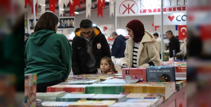 Elazığ'da kitap şöleni başladı: 80 yayıneviyle 6. Kitap Fuarı açıldı!
