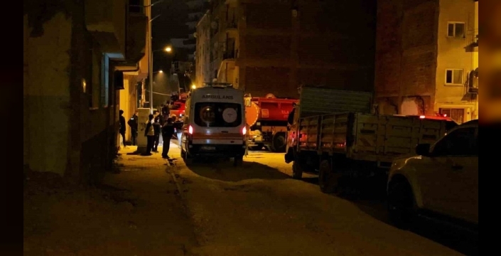 Elazığda çatı yangını: 1 kişi dumandan etkilendi