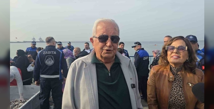 Ereğli'de hamsi şöleni! 10 ton balıkla dev festivalde coşku dorukta, binlerce kişi akın etti!