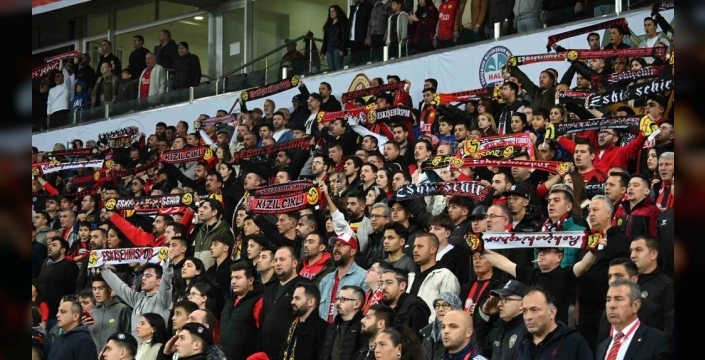 Eskişehirspor, evinde fark attı! Gölbaşı sahneye çıktı!