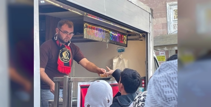 Eskişehirspor taraftarından şehitler için duygusal lokma hayrı