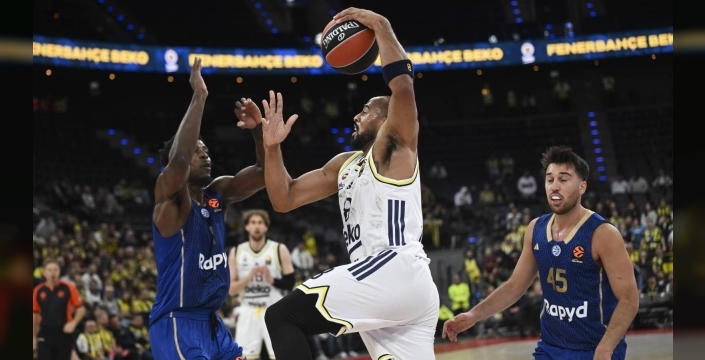 Fenerbahçe Beko'dan EuroLeague'de müthiş zafer: Maccabi'yi evinde devirdi!