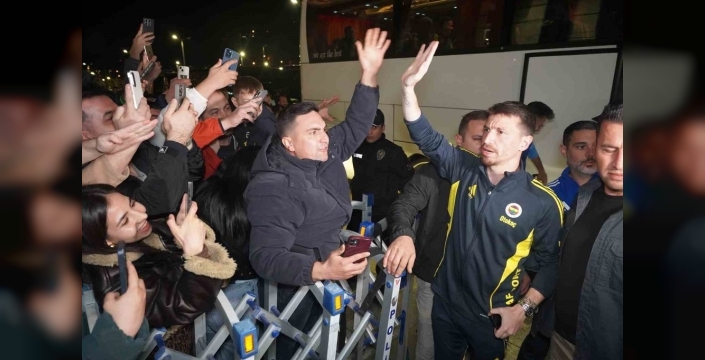 Fenerbahçe, Rize'de taraftar coşkusuyla karşılandı!