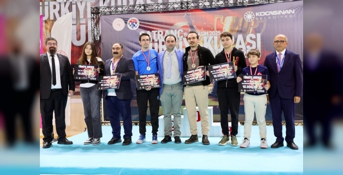 Genç satranç yıldızları ödüllerini aldı: Türkiye'nin geleceği garanti altında!