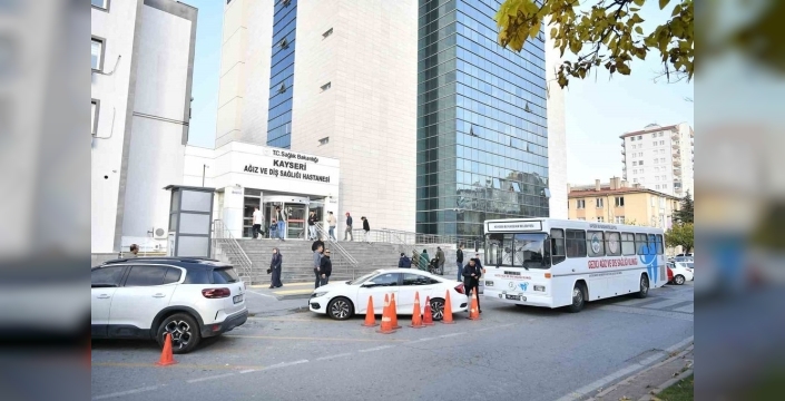 Gezici diş kliniği, köylülerin yüzünü güldürüyor!