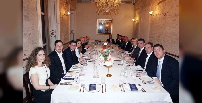 İspanya ve Türkiye Futbol Federasyonları resmi maç yemeğinde bir araya geldi