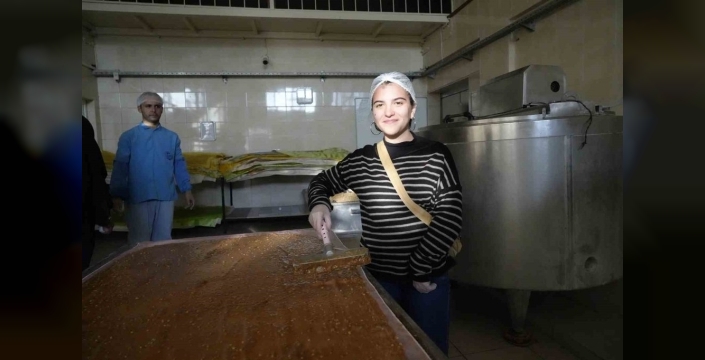 İtalyan erasmus öğrencileri Gümüşhane'de pestil-köme ustası oldu: Renkli anlar yaşandı!