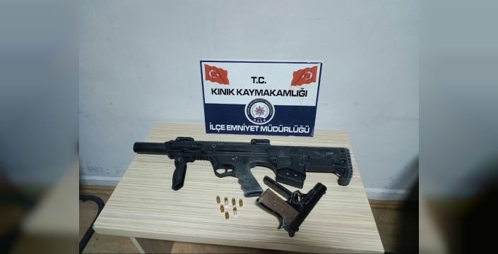 İzmir'de ruhsatsız silah ve mermilerle yakalanan şüpheli serbest bırakıldı
