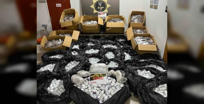 İzmir'de uyuşturucu baskını: 550 bin hap ele geçirildi!