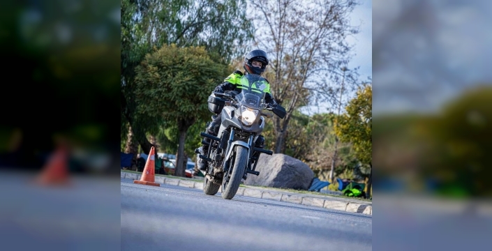 İzmir yollarına 34 yeni 'şahin' hakim olacak: Trafik güvenliği için dev adım!