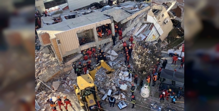 Kahraman Dilara Bilir hastaneden taburcu oldu, ailesinin mezarı başında dua etti