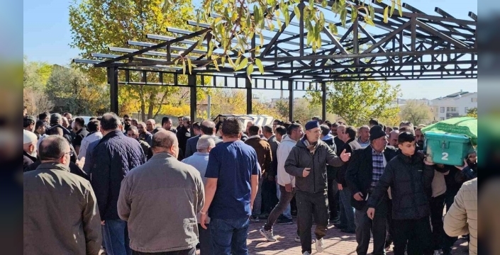 Kahreden kaza: Öğrenci Buğlem Berra Alptekin son yolculuğuna uğurlandı