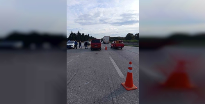 Karacabey yollarında Şok kaza: U dönüşü yaptı, karşılığında 2 yaralı!