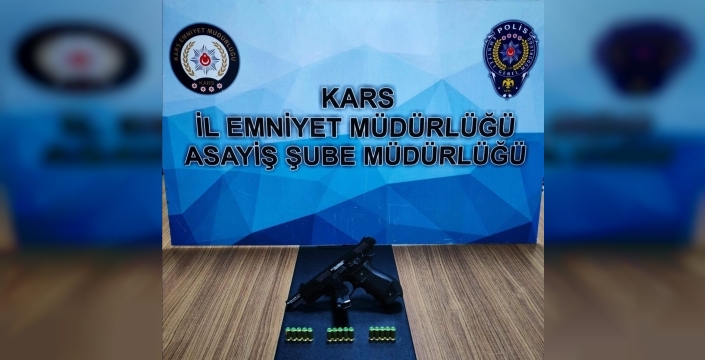 Kars'ta şok baskın: Yüzlerce silah ve mühimmat yakalandı