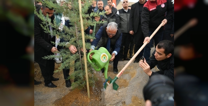 Kayseri'de 35 bin fidanla geleceğe yeşil bir adım atıldı