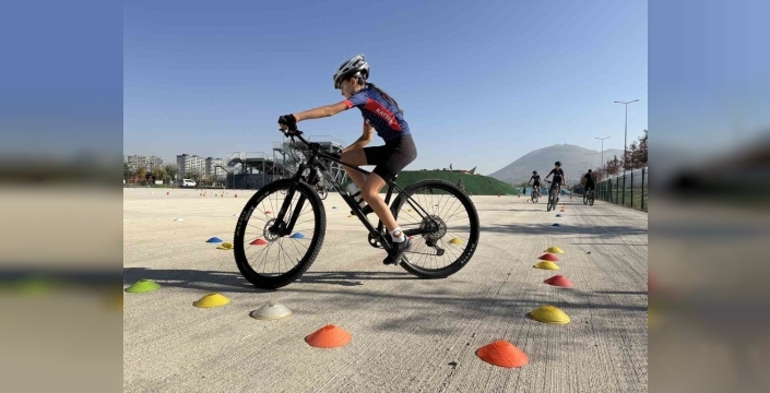 Kayseri'de adrenalin tavan yapacak! İç anadolu'da tek olan bmx parkuru açıldı, gençler için yeni bir dönem başlıyor!