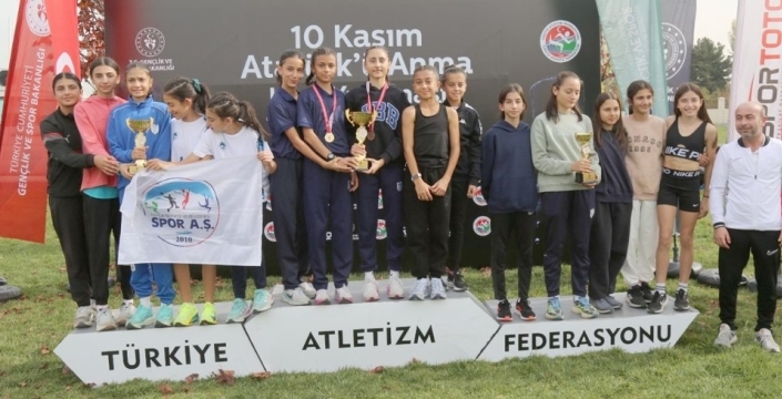 Kayseri'nin yıldız atletleri Başkent'ten 4 madalya ile döndü!