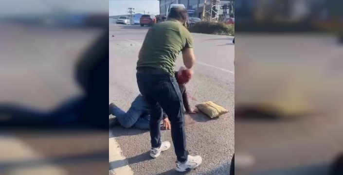 Kocaeli'de feci kaza: Yayalara çarpan otomobil 2 kişiyi yaraladı