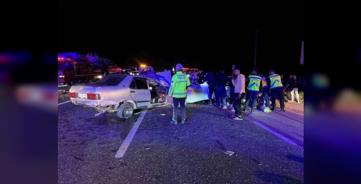 Köyceğiz'de dehşet anları! İki Tofaş kafa kafaya çarpıştı: 3 yaralı, 2'si ağır durumda!