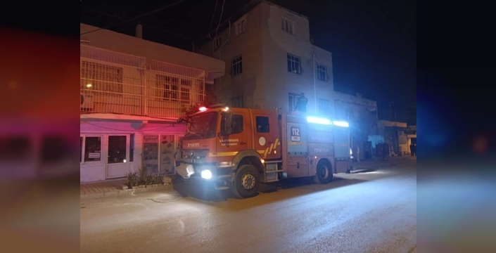 Kozan'da gece yarısı alevlendi! uyurken yakalandılar: 4 kişi hastanelik oldu!