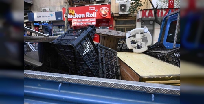 Manisa'da kaldırımlar tek tek temizleniyor: Esnafa sıkı denetim, vatandaşa rahat nefes!