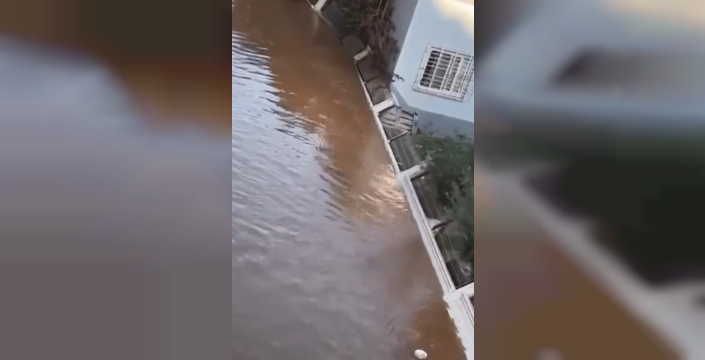 Mersin'de su baskını: İstinat duvarı yıkıldı