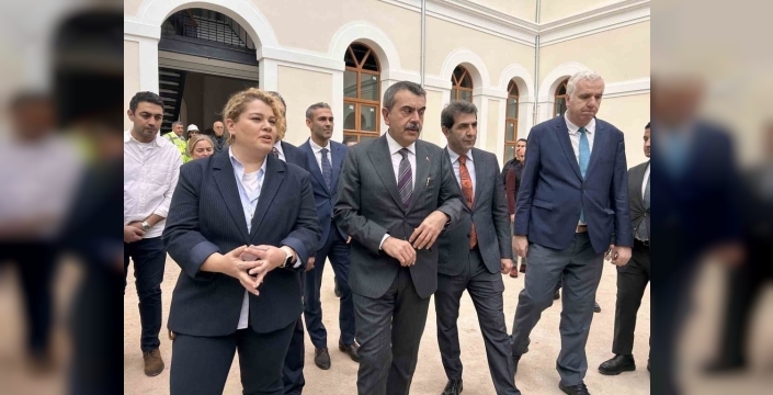 Milli eğitim akademileri yeni yılda açılıyor: Öğretmen yetiştirme ve gelişimde devrim!