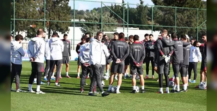 Milli takımda şok ayrılık! Emirhan Topçu kadrodan çıkarıldı!