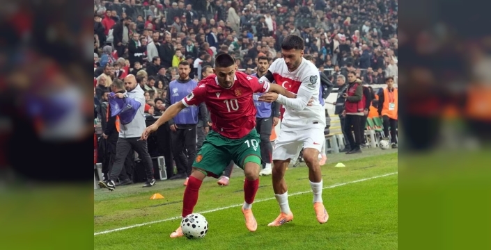MİLLİLER SAHNE ALDI! Türkiye, Bulgaristan'ı 2-0'la devirdi: Dünya Kupası hayali sürüyor!