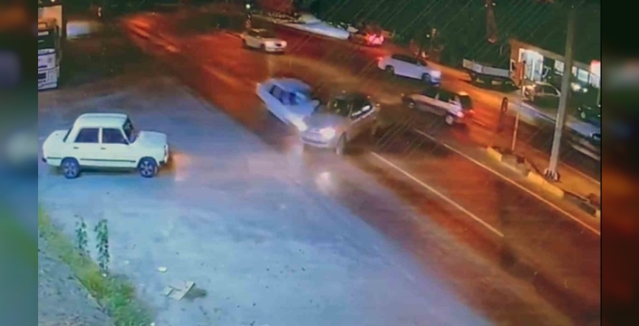 Muğla'daki kaza anının güvenlik kamerası kayıtları ortaya çıktı: İki yaralı