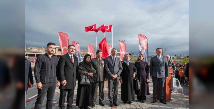 Restore edilen üç şehitler anıtı'nın açılışı duygusal anlara sahne oldu