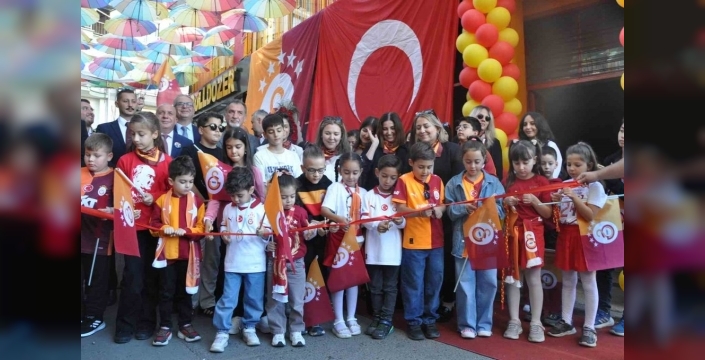 Salihlide coşku dolu açılış: Galatasaray Taraftarlar Derneği hizmete girdi