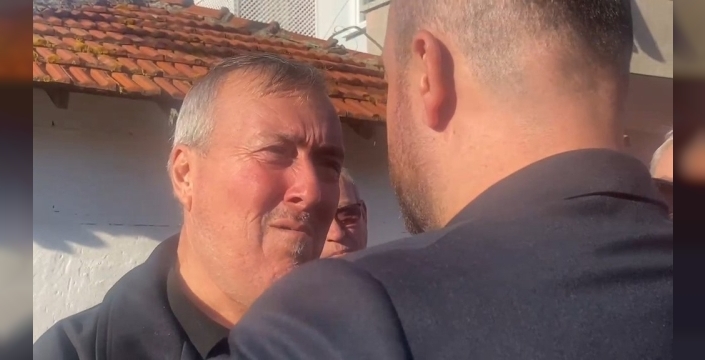 Şehit babası, MHP Başkanı'na sarılıp Devlet Bahçeli'yi görmek istedi