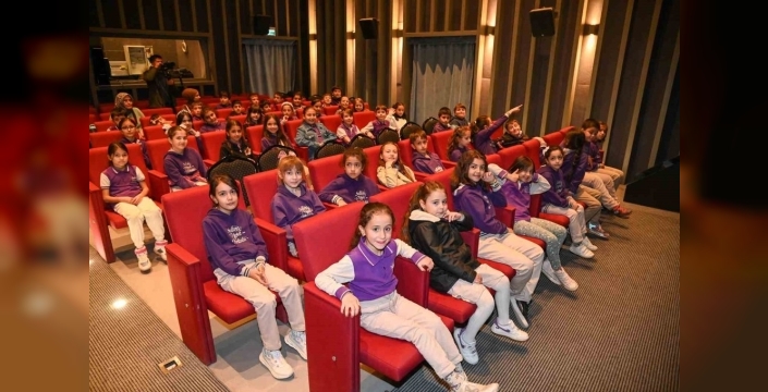 Selçuklu Belediyesi'nden öğrencilere eğlenceli sıfır atık eğitimi: Tiyatro oyunu ile farkındalık yaratılıyor