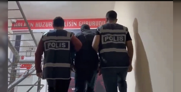 Şok eden saklanma yeri: Cinsel saldırıdan aranan firari tavuk kümesinde gizlenirken yakalandı!