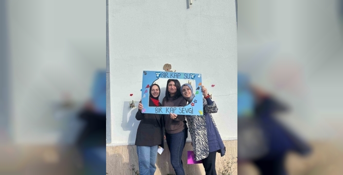 Sokak hayvanları için üniversiteden kucak dolusu sevgi: 'Bir kap su, bir kap sevgi' farkındalığı yükseliyor!