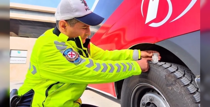 Tekirdağ'da kış lastiği denetimleri yoğunlaştı: Güvenli sürüş için önemli hatırlatmalar!