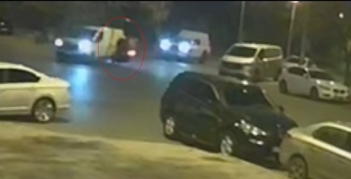 Tekirdağ'da korkunç kaza dehşeti: Motosikletli kuryenin panelvanla çarpışma anı kamerada!