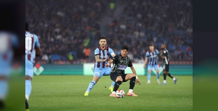 Trabzonspor, Alanyaspor'u zorlu mücadelede 1-0 yenerek ilk yarıyı önde tamamladı