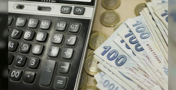 Ünlü ekonomist Eryılmaz'dan asgari ücret için şaşırtan tahmin!