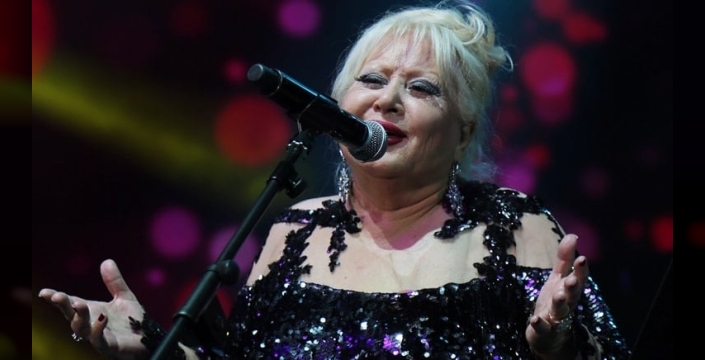 Ünlü sanatçı Muazzez Abacı'dan üzücü sağlık haberi!