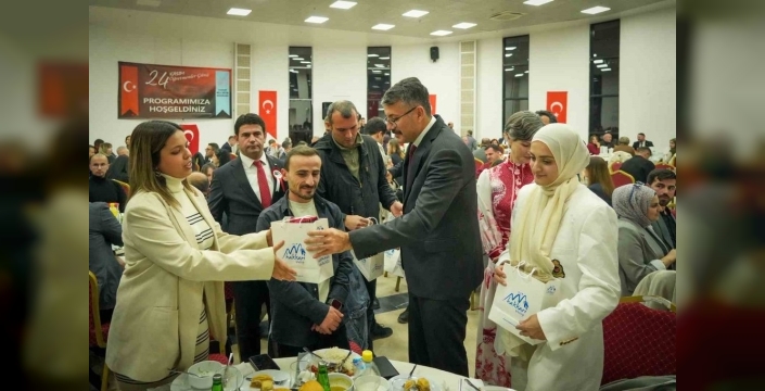 Vali Çelik'ten eğitim ordusuna onur yemeği: Cehalet ancak eğitimle yenilir