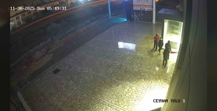 Adana'da akılalmaz hırsızlık: 4 çocuk, beğendikleri 4 motosikleti galeriden böyle çaldı!