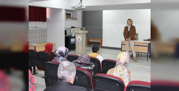 Altıntaş'ta YKS başarısı için veliler bilgilendirildi