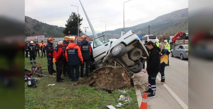 Amasya'da genç avukat duruşmaya giderken feci kaza geçirdi