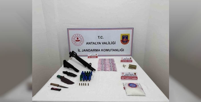 Antalya'da uyuşturucu operasyonu: 3 şüpheli gözaltında